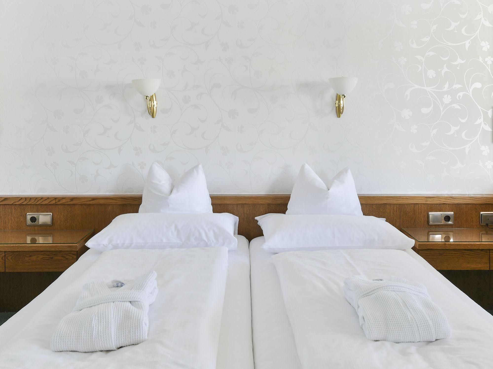 Hotel Schwarzwand Lech Buitenkant foto